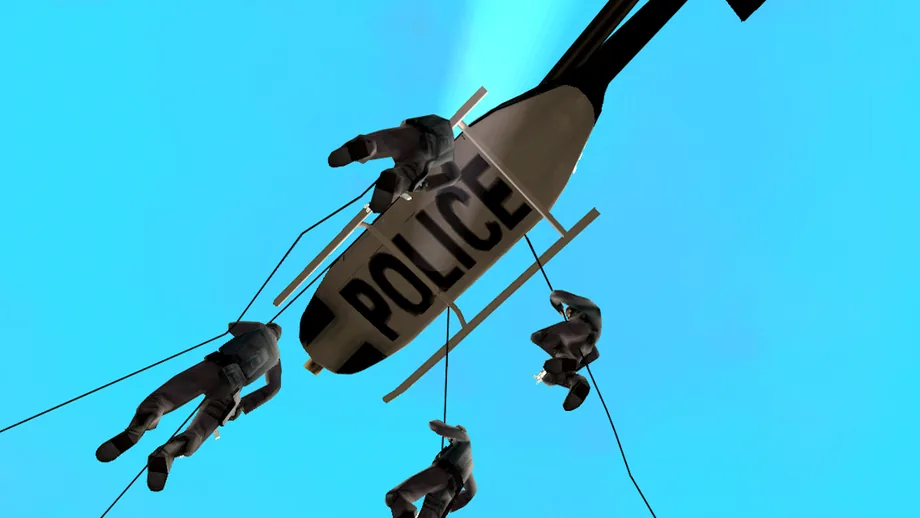 Captura de GTA: San Andreas com um helicóptero da polícia visto de baixo contra o céu azul e quatro agentes a descer por cordas